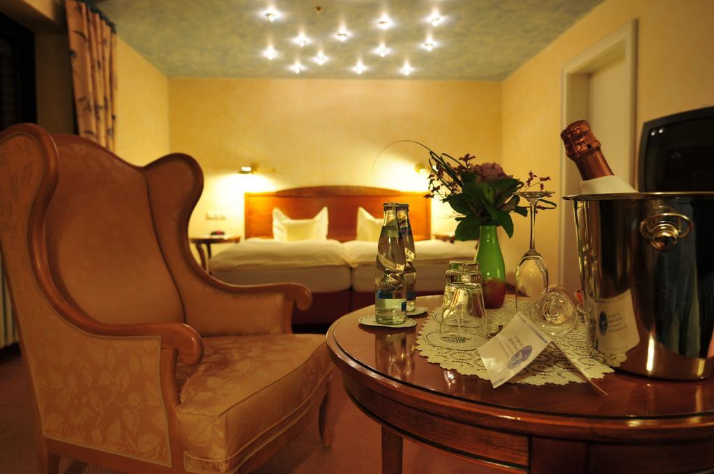 Hotel Tannenhof Bad Wünnenberg Værelse billede