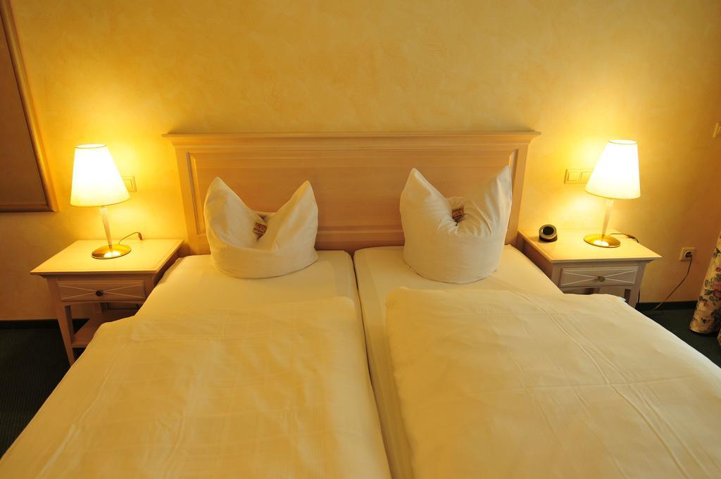 Hotel Tannenhof Bad Wünnenberg Eksteriør billede